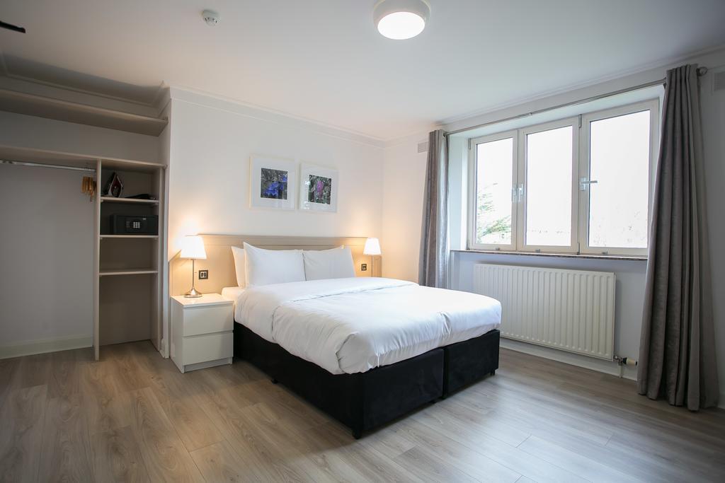Merrion Road - Ballsbridge Townhouse Дъблин Екстериор снимка