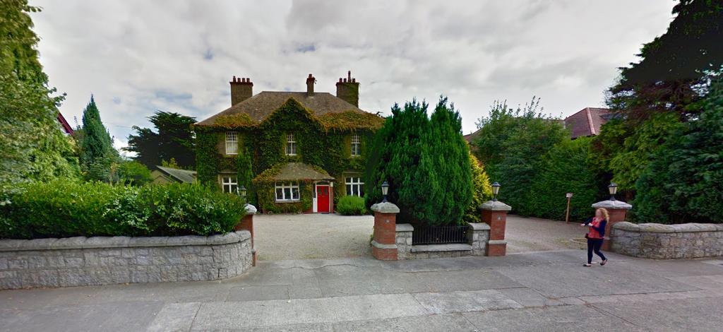 Merrion Road - Ballsbridge Townhouse Дъблин Екстериор снимка